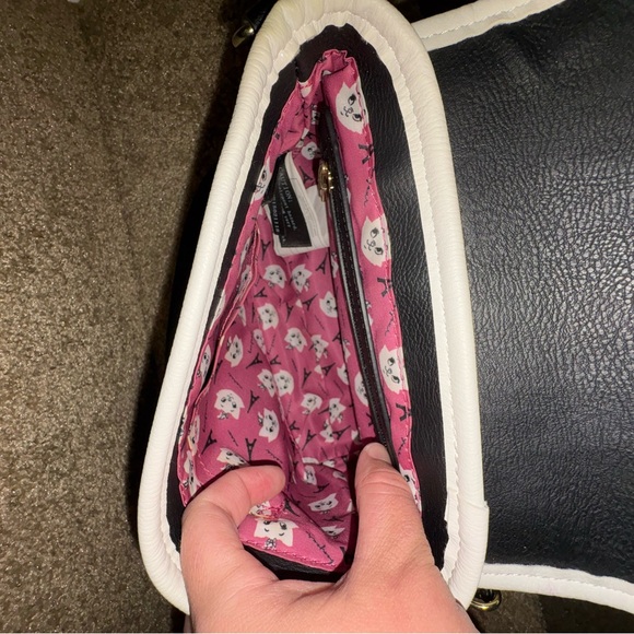 NWOT Extremely Rare Loungefly Marie Aristocats Crossbody Meow Meow Heart Logo - Picture 5 of 6